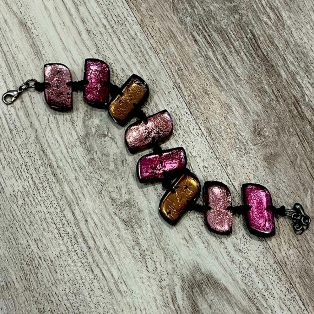 Artsy Resin bead bracelet pinks and purples